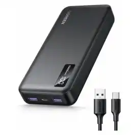 بور بانك سلكي رقمي من UGREEN، مزود بمنفذ USB-A بقدرة 22.5 واط ومنفذ USB-C بقدرة 20 واط، بسعة 20000 مللي أمبير، و3 منافذ، باللون الأسود.